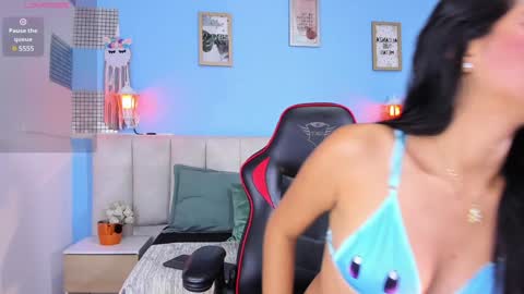 Lizzy smith  online show from 01/03/25, 07:29