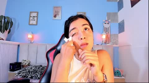 Lizzy smith  online show from 01/22/25, 01:42