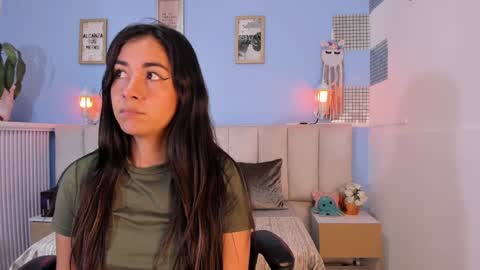 Lizzy smith  online show from 01/28/25, 02:21