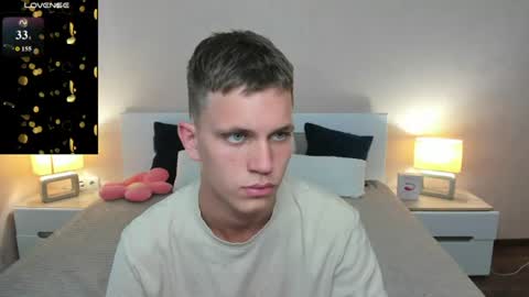 Snapshot of m0neyken_ chatting on 06/27/26, 05:45 m0neyken_ online show from 06/27/26, 05:45