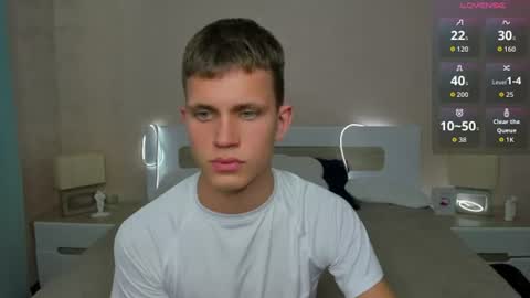 Snapshot of m0neyken_ chatting on 07/13/26, 07:11 m0neyken_ online show from 07/13/26, 07:11
