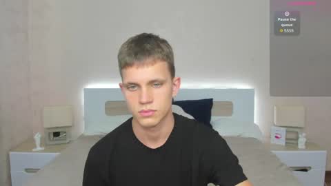 Snapshot of m0neyken_ chatting on 07/20/26, 08:17 m0neyken_ online show from 07/20/26, 08:17