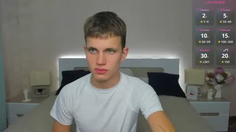 Snapshot of m0neyken_ chatting on 07/24/26, 02:42 m0neyken_ online show from 07/24/26, 02:42
