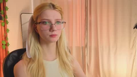 catch me on tue 10am-5pm wed 3am-10am fri 3am-5pm sat 10am-5pm sun 10am-5pm online show from 04/01/26, 08:59