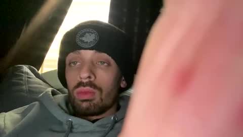 Snapshot of m1ket22 chatting on 11/06/25, 01:45 m1ket22 online show from 11/06/25, 01:45