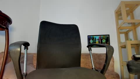 Snapshot of m1lk_choc chatting on 12/02/24, 05:26 Mila online show from 12/02/24, 05:26