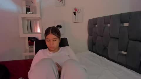 Mila online show from 03/12/26, 03:40