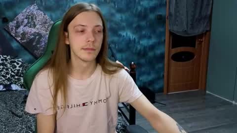 Snapshot of m1shq chatting on 03/07/25, 12:04 m1shq online show from 03/07/25, 12:04