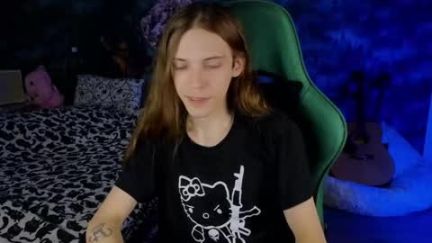 Snapshot of m1shq chatting on 09/16/25, 04:08 m1shq online show from 09/16/25, 04:08