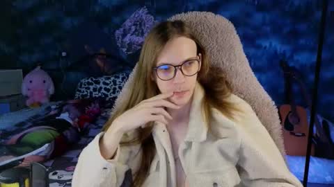 Snapshot of m1shq chatting on 10/29/25, 01:24 m1shq online show from 10/29/25, 01:24