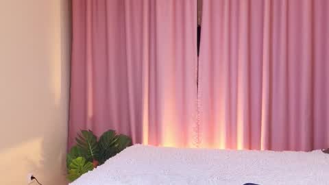 MissLanaB online show from 11/12/25, 12:05