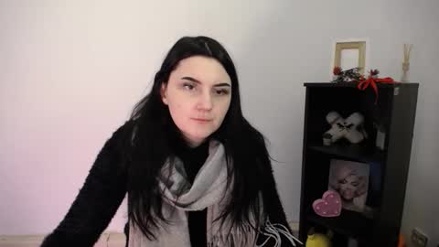 m_i_k_i_ online show from 02/10/26, 11:25