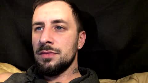 Snapshot of m_stephen chatting on 11/23/25, 01:27 m_stephen online show from 11/23/25, 01:27