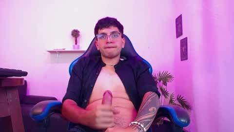 Max online show from 04/16/26, 03:46