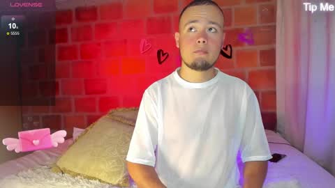 Snapshot of maax_taylor01 chatting on 02/16/25, 12:43 online show from 02/16/25, 12:43