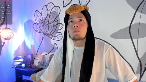 Snapshot of maax_taylor01 chatting on 09/19/25, 11:33 online show from 09/19/25, 11:33