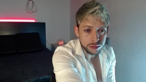 Snapshot of maaxxxrider chatting on 10/29/25, 06:04 YES MASTER  online show from 10/29/25, 06:04