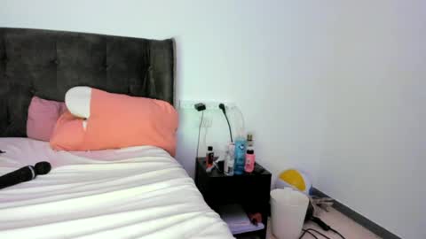 Snapshot of maayanlevi chatting on 06/20/26, 10:23 maayanlevi online show from 06/20/26, 10:23