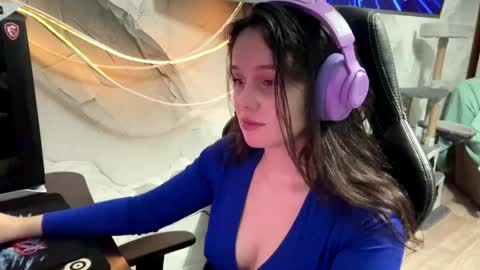 Snapshot of mabelneonakis chatting on 05/28/26, 06:16 Apolonia online show from 05/28/26, 06:16