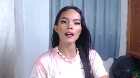 Snapshot of mabuhay_lola chatting on 05/10/26, 09:25 Divina online show from 05/10/26, 09:25