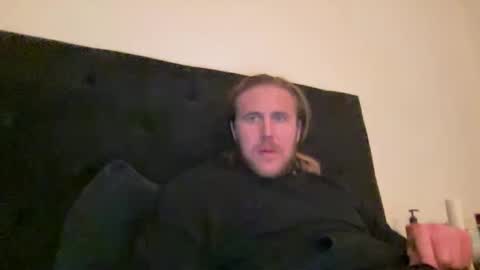 Snapshot of mac_drew chatting on 02/15/25, 09:27 mac_drew online show from 02/15/25, 09:27