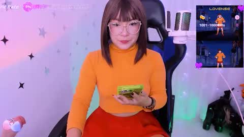 MacarenaIndependent model  online show from 10/12/25, 08:30