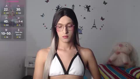 macarena_05_ online show from 09/18/25, 04:36