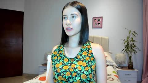 Snapshot of macarena_vallejo_ chatting on 01/29/25, 01:58 Macarena online show from 01/29/25, 01:58