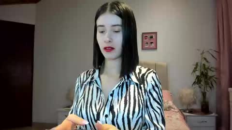 Snapshot of macarena_vallejo_ chatting on 09/25/25, 03:43 Macarena online show from 09/25/25, 03:43