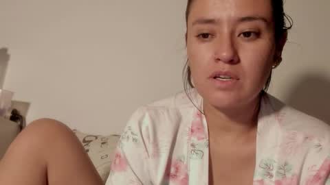 Snapshot of macarenax chatting on 12/17/25, 09:32 Maca online show from 12/17/25, 09:32