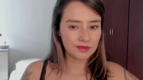 Snapshot of macarenax chatting on 12/21/25, 02:13 Maca online show from 12/21/25, 02:13