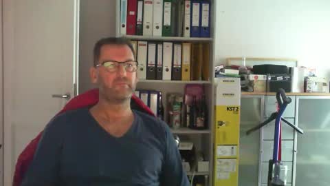 macfly67 online show from 10/04/25, 07:28