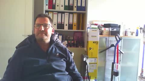 macfly67 online show from 10/18/25, 02:18