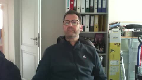 macfly67 online show from 12/01/25, 07:24