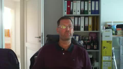 macfly67 online show from 12/18/25, 02:12