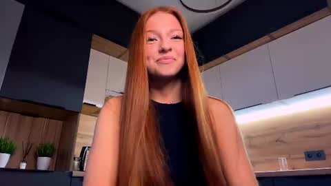 Snapshot of machelleunderdahl chatting on 07/11/26, 12:13 Nicole online show from 07/11/26, 12:13