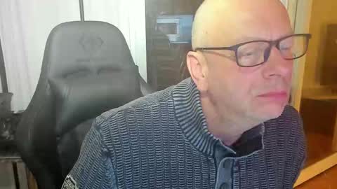 Andy online show from 11/27/25, 06:10