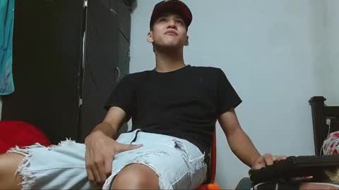 Snapshot of macho_dom chatting on 09/15/25, 01:16 MACHO DOMINANTE online show from 09/15/25, 01:16