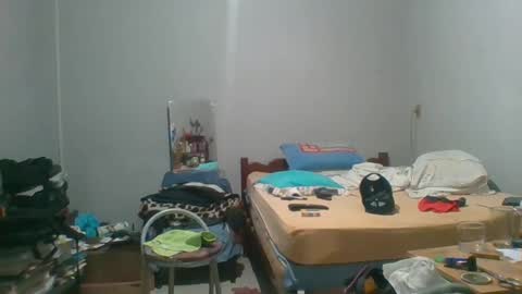 Snapshot of machoalex chatting on 01/01/25, 08:35 MACHOLIVRE online show from 01/01/25, 08:35