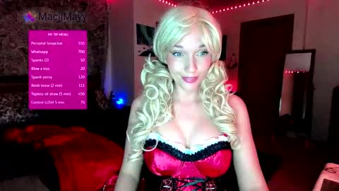 Snapshot of maciimayy chatting on 10/31/25, 12:55 maciimayy online show from 10/31/25, 12:55