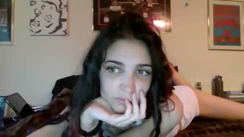 Snapshot of macisummer chatting on 05/10/26, 01:22 macisummer online show from 05/10/26, 01:22