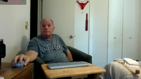 Snapshot of mackdocc001 chatting on 04/25/26, 03:20 mackdocc001 online show from 04/25/26, 03:20