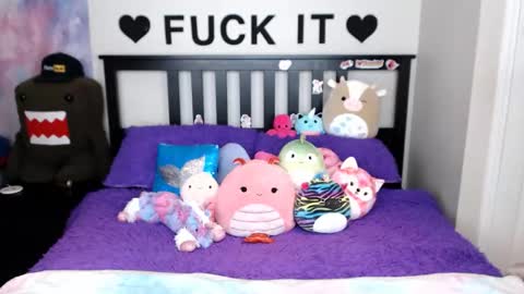 Mackenzie Wolfe online show from 11/27/25, 02:57