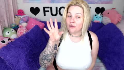 Mackenzie Wolfe online show from 05/22/26, 04:08