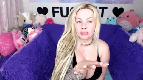 Mackenzie Wolfe online show from 07/15/26, 04:18
