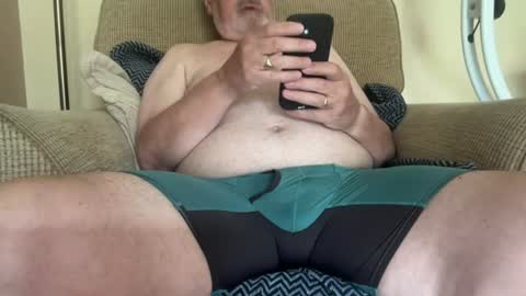 Snapshot of mad4itstill chatting on 06/18/26, 08:58 Ivor online show from 06/18/26, 08:58