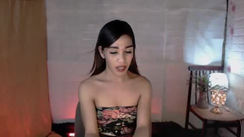 Snapshot of madalina1992 chatting on 01/18/25, 02:12 madalina1992 online show from 01/18/25, 02:12