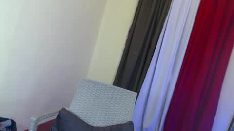 Snapshot of madalina1992 chatting on 03/03/25, 07:10 madalina1992 online show from 03/03/25, 07:10