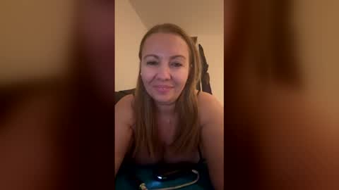 Snapshot of madaluna2020 chatting on 02/27/26, 09:04 Madaluna online show from 02/27/26, 09:04