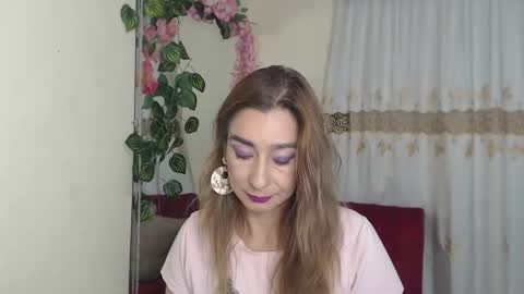 Snapshot of madam_dali chatting on 02/18/25, 12:49 Dalila online show from 02/18/25, 12:49